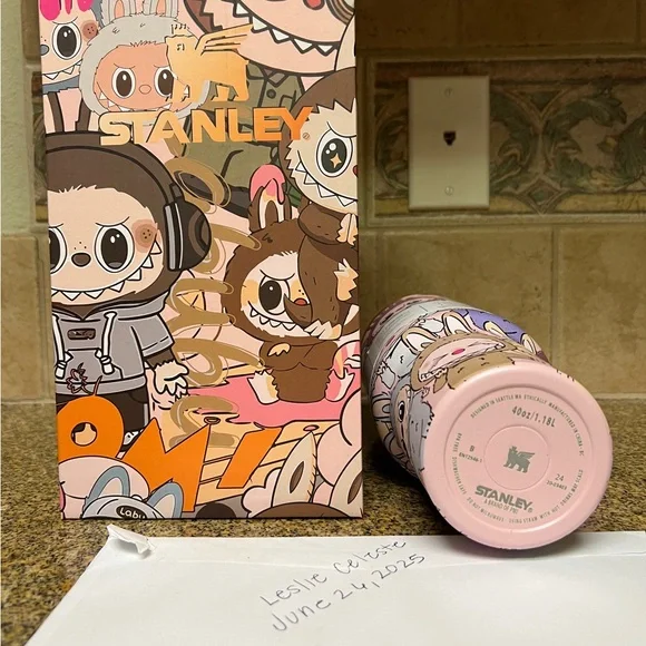 Labubu Stanley 40oz - Picture 4 of 4